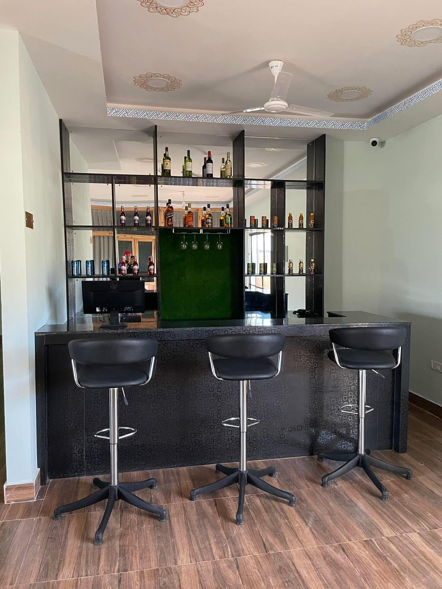 bar-area
